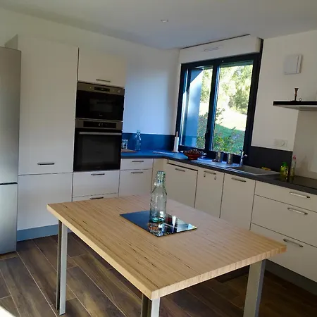 Le De L'aiglon Apartment