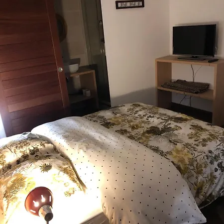 Le De L'aiglon Apartment